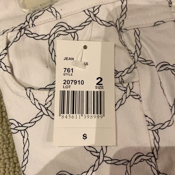 Cabi crop jeans - Picture 2 of 4